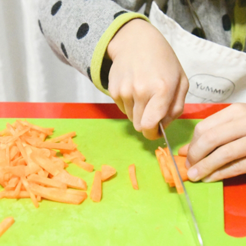 野菜をいろんな形に切ってみよう！