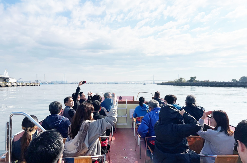 環境美化や防犯活動で地域の人たちとつながり、横浜西口エリアを明るくする。