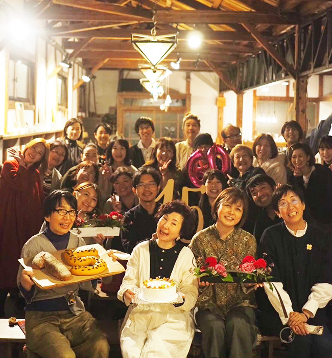 東近江市で「ファブリカ村」の運営を通して、滋賀のものづくりや豊かな暮らし、文化を発信。