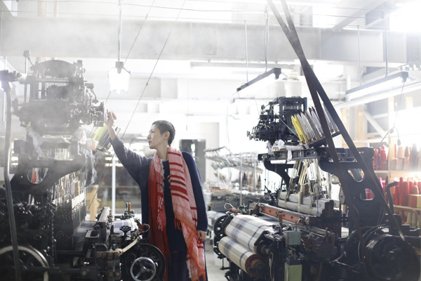 インタビューバトンvol.135 | 日本のへそ、西脇市で播州織製作を通して、ものづくりと地域のすばらしさを発信。