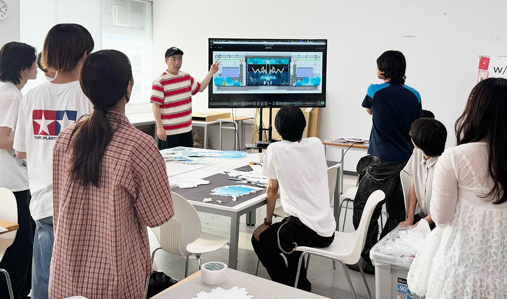 【前編】学生が成長できる“本気の現場”をつくりたい ～「イナズマロックフェス 2025」フォトブースを地元の美大生が制作～