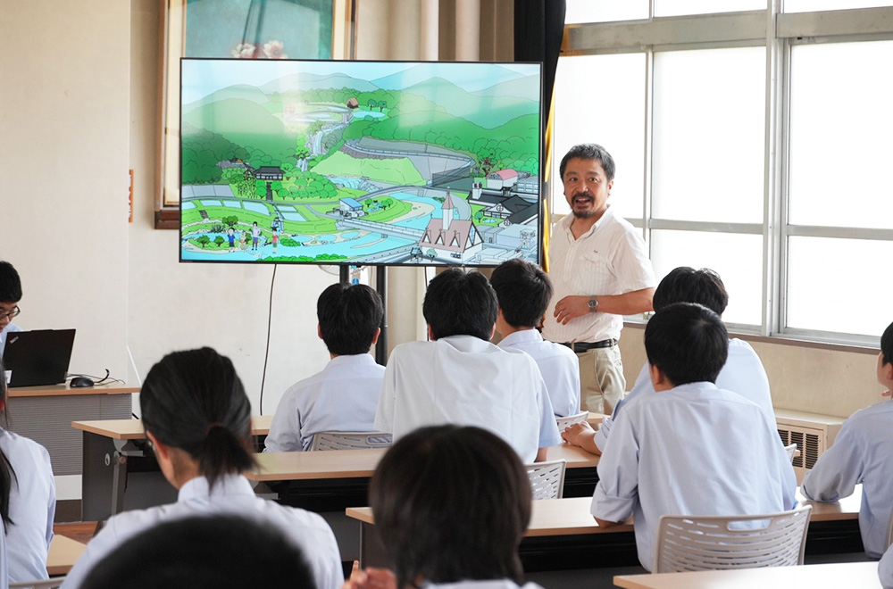 高校の部活動を通して、京都府宮津市の人たちと関わりながら、生徒たちに故郷を大切に思う心を醸成していきたい。