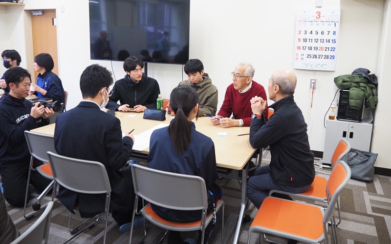 高校の部活動を通して、京都府宮津市の人たちと関わりながら、生徒たちに故郷を大切に思う心を醸成していきたい。
