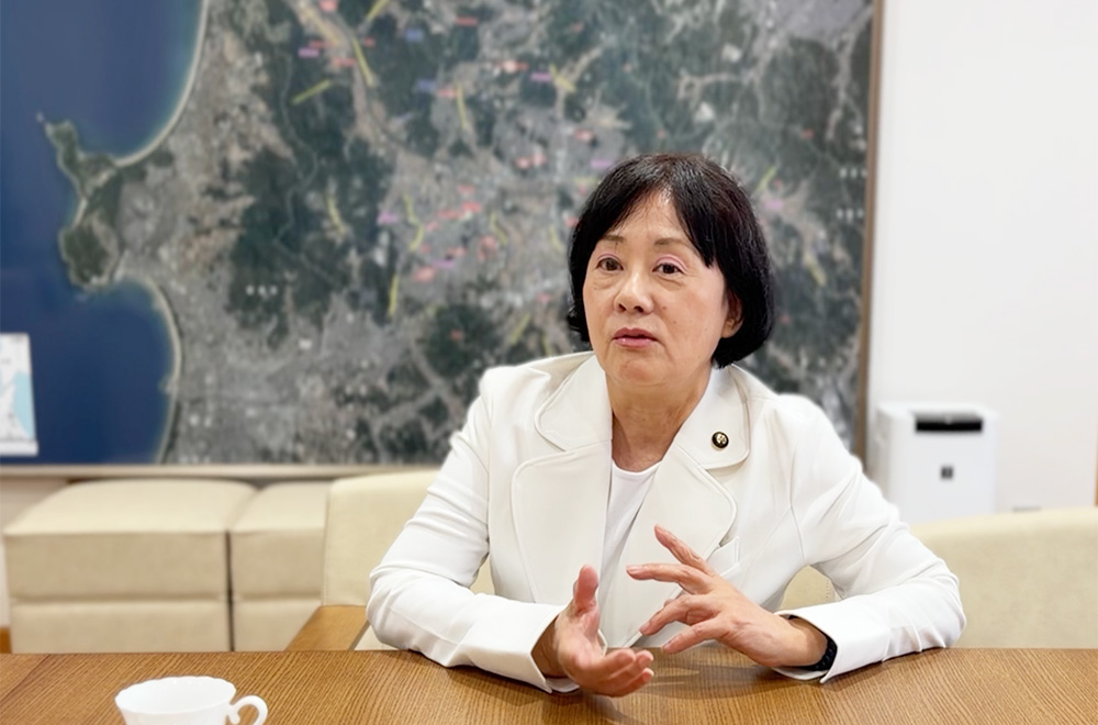 夢を、希望にして、現実にする。世界遺産のまち・福岡県宗像市の伊豆美沙子市長、三期目の覚悟
