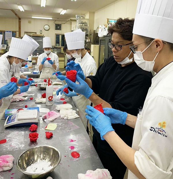 伊那市から若者に届ける、夢とお菓子。